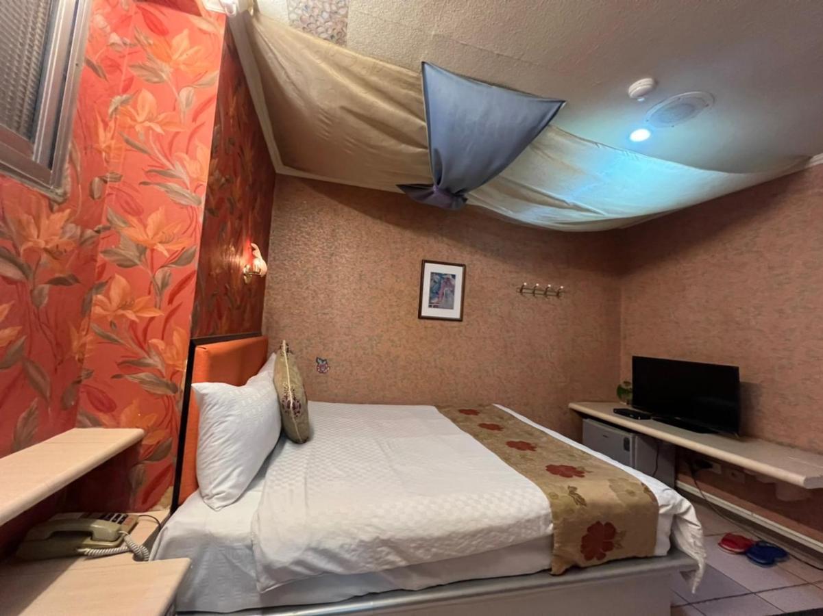 Boston Hotel Chiayi City Exterior photo