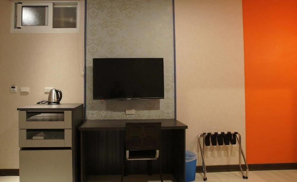 Boston Hotel Chiayi City Exterior photo
