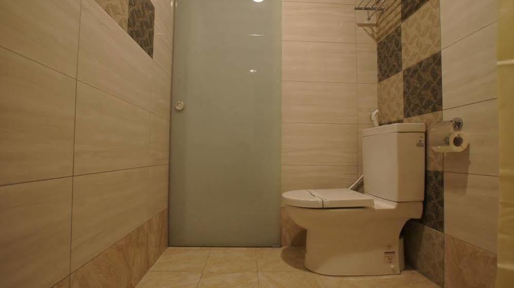 Boston Hotel Chiayi City Exterior photo
