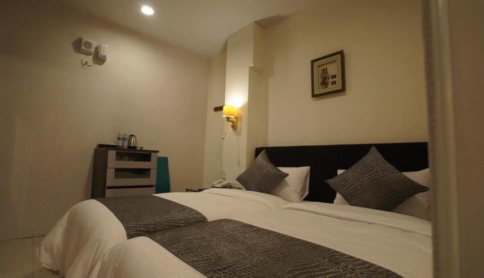 Boston Hotel Chiayi City Exterior photo