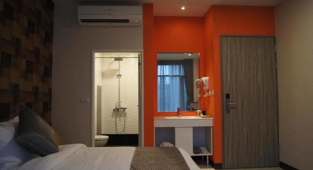 Boston Hotel Chiayi City Exterior photo